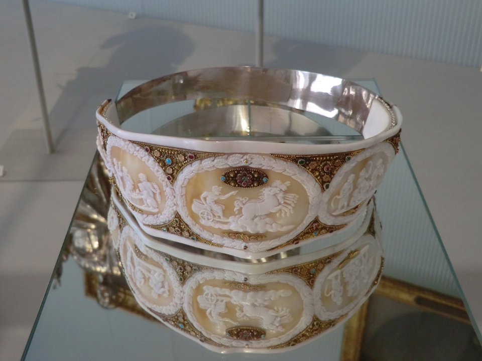 Diademe de camees de Josephine 3