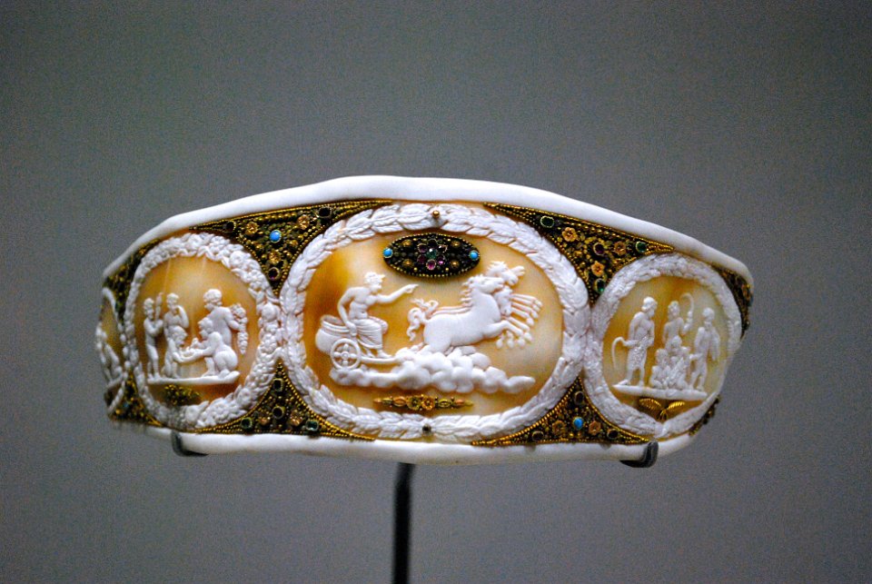 Diademe de camees de Josephine 4