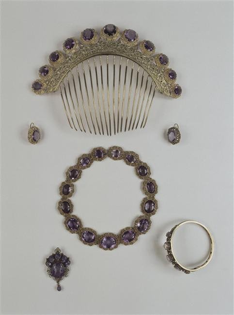Cts de Villeneuve-Esclapon - Parure amethystes 1