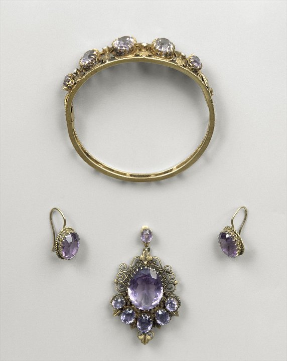 Cts de Villeneuve-Esclapon - Parure amethystes 3