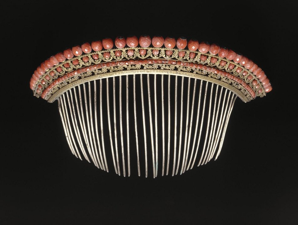 Cts de Villeneuve-Esclapon - peigne diademe corail 1809 