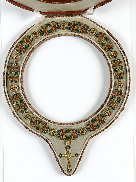 Reine Hortense - Collier gothique 2