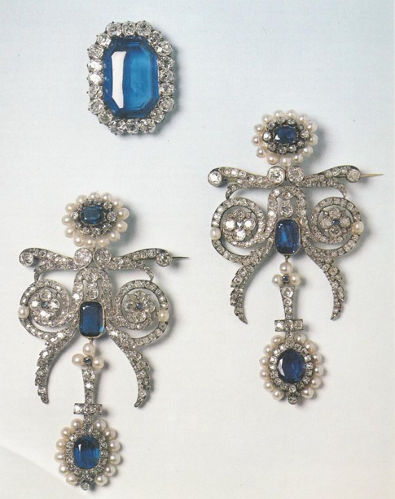 Parure de Marie-Amelie 2 - Broches