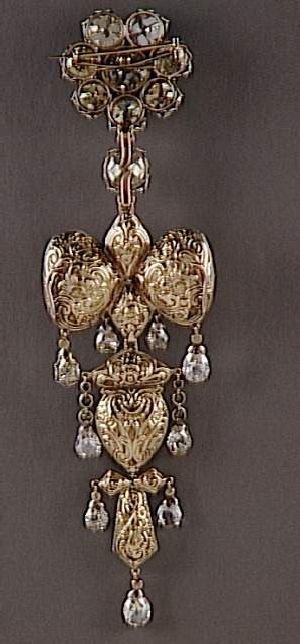 Broche reliquaire 3
