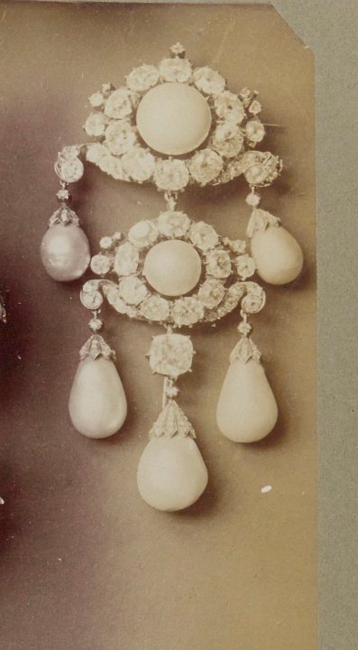 Parure de Perles - Broche 2 3